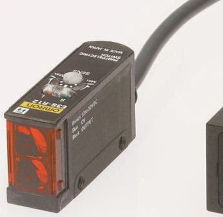 Sensor Fotoeléctrico Retrorreflexivo, LED Infrarrojo, Alcance 10 → 30 cm, Cuerpo Rectangular, Salida PNP